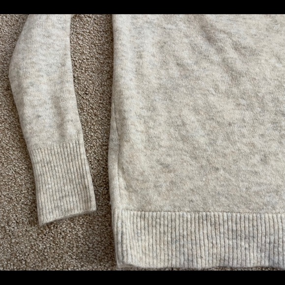 Loft Women’s Sweater Size Extra Small - Picture 6 of 11